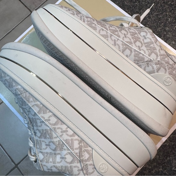 Michael Kors Hayes Empire Signature Logo Platform Sneaker - Picture 9 of 14